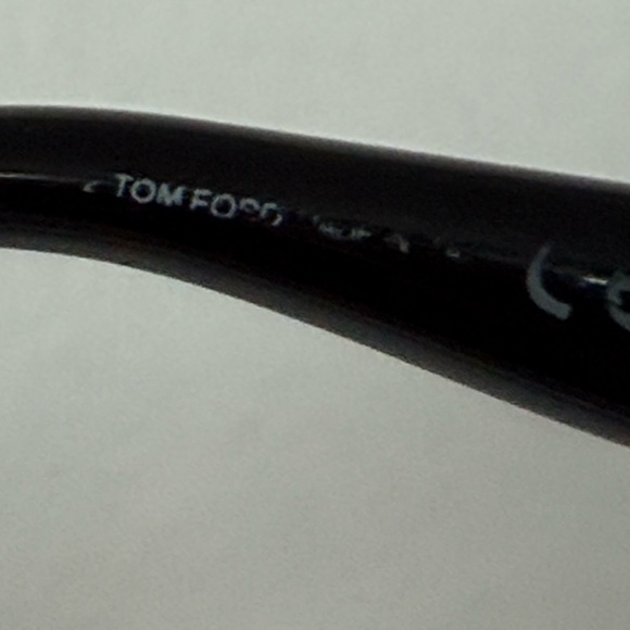 Tom Ford Clint-02 XL pre owned without box
FRAME Black LENSES Grey - Picture 14 of 16